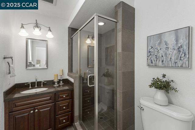 41 Iris Ln, Walnut Creek CA: https://media.crmls.org/mediaz/d48223f7-0856-40f3-8559-5167de18120c.jpg