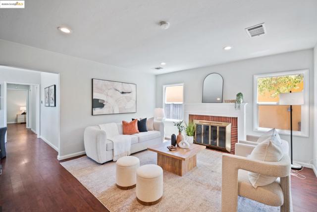 18628 Madison Ave, Castro Valley CA: https://media.crmls.org/mediaz/d4829db1-c21d-4cb1-9dd1-362e00db7e48.jpg