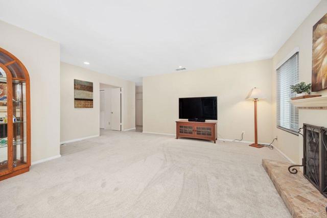 Detail Gallery Image 4 of 36 For 1037 Glenmere Rd, Vista,  CA 92084 - 3 Beds | 2 Baths