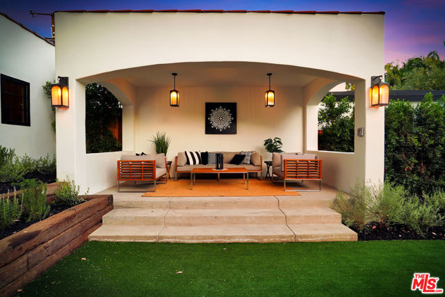 8617 Rugby Drive, West Hollywood CA: https://media.crmls.org/mediaz/d48310c0-993c-40dd-8dfd-4a91e218ba9a.jpg