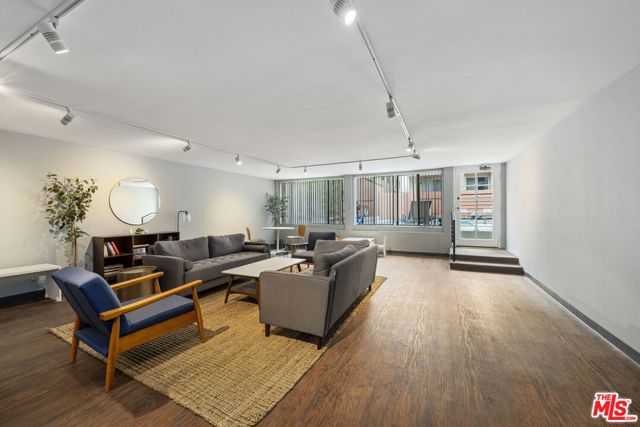 Drew Fenton | 11928 Kiowa Avenue Los Angeles CA | MLS: 7448155 Drew Fenton | 11928 Kiowa Avenue Los Angeles CA | MLS: 7448155