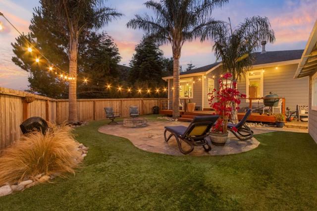 422 Montecito Avenue, El Granada CA: https://media.crmls.org/mediaz/d48411fc-08aa-4548-817a-7fccc7029010.jpg