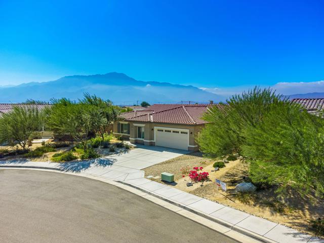 9705 Puesta Del Sol Place, Desert Hot Springs CA: https://media.crmls.org/mediaz/d485f5ba-b6dd-4752-8b6d-ac695af7efcf.jpg