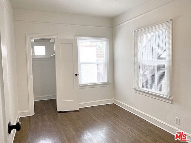 25 Falcon Avenue, Long Beach CA: https://media.crmls.org/mediaz/d485fc42-7e90-4ac9-9dcc-53d2bdd48280.jpg