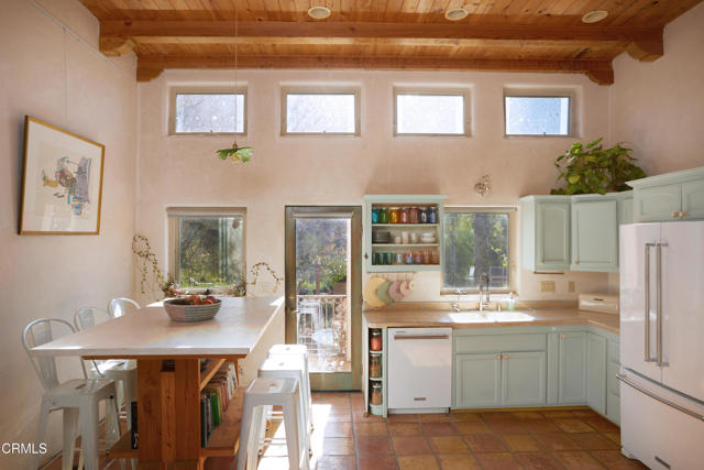 3450 Thacher Road, Ojai CA: https://media.crmls.org/mediaz/d4865519-7f8d-4642-b748-d0f4eade93b0.jpg