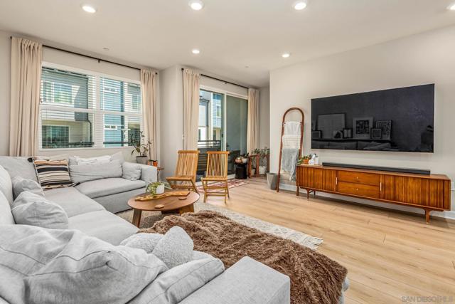 1821 Onyx Ln, Chula Vista CA: https://media.crmls.org/mediaz/d4868a65-e549-4448-8e19-c40f6519dc71.jpg