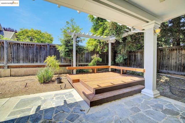 2743 Cathedral Cir, Brentwood CA: https://media.crmls.org/mediaz/d48750ac-c72c-4625-a2fd-4436df0d1b55.jpg