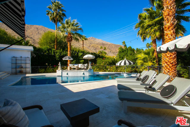 148 W Camino Descanso, Palm Springs, CA 92264