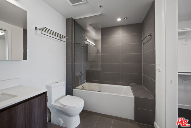 5800 Harold Way, Los Angeles CA: https://media.crmls.org/mediaz/d4898c9f-640f-4055-ab96-32cbb5dff5a5.jpg