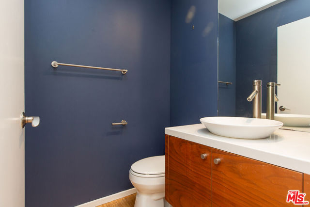 3907 De Longpre Avenue, Los Angeles CA: https://media.crmls.org/mediaz/d489cce5-66d2-4cfb-aeb7-2c605ebe5baa.jpg