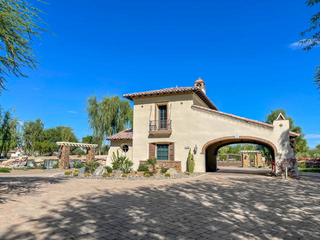 54780 Damascus Drive, La Quinta CA: https://media.crmls.org/mediaz/d489f609-0e6a-40cc-b7d3-58cc66d8f3cb.jpg