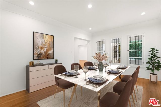 205 S Reeves Drive, Beverly Hills CA: https://media.crmls.org/mediaz/d48abeac-70ee-4f11-b680-491c406f1713.jpg