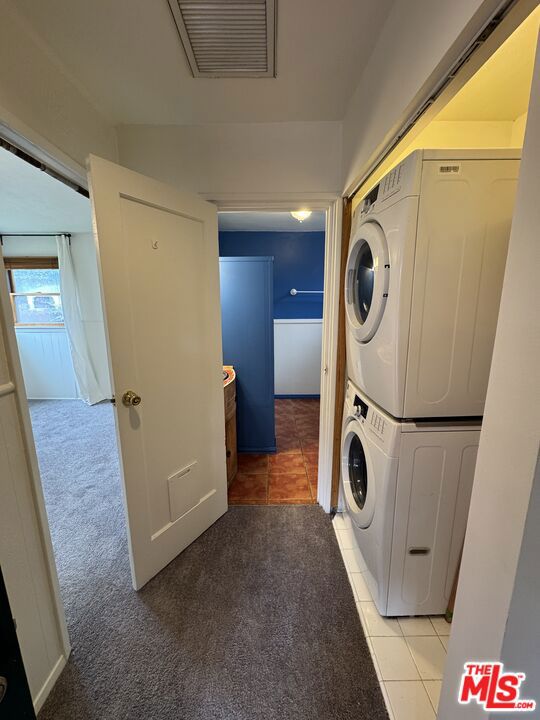 2437 Granville Avenue, Los Angeles CA: https://media.crmls.org/mediaz/d48adc32-799b-4562-b2ce-e63b84b301c2.jpg