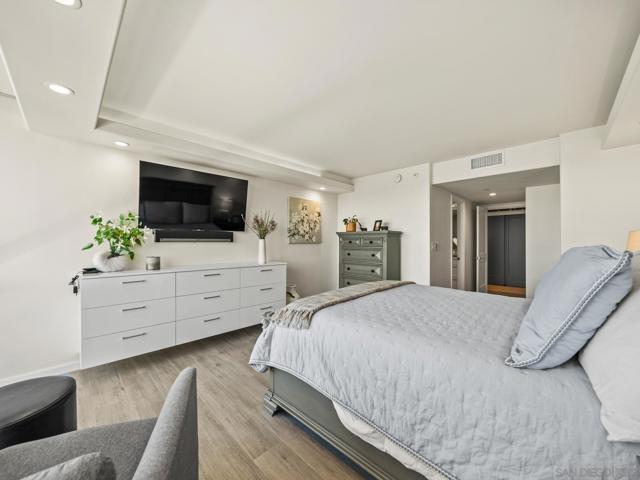 Image 40 of 60 For 1750 Avenida Del Mundo  404