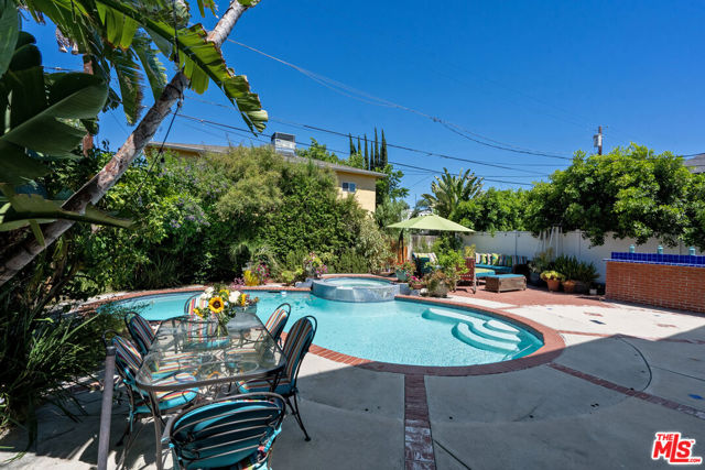 4544 Tobias Avenue, Sherman Oaks CA: https://media.crmls.org/mediaz/d48b8c1a-2be9-4934-aada-20a066058bba.jpg