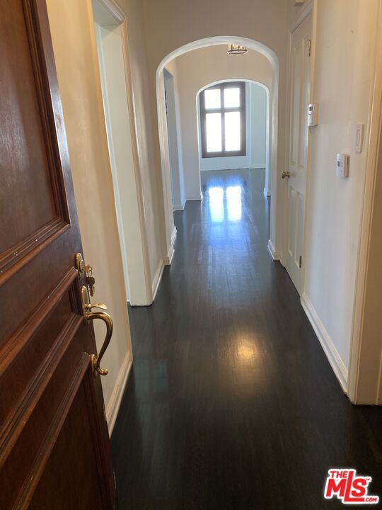 316 N Rossmore Avenue, Los Angeles CA: https://media.crmls.org/mediaz/d48c3ddf-ffe0-4910-9862-941ffd4f1307.jpg