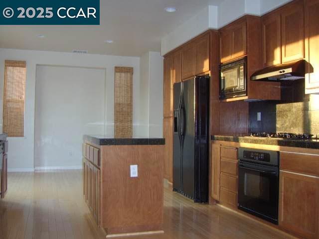 2239 S Donovan Way, San Ramon CA: https://media.crmls.org/mediaz/d48dde64-9352-47c6-9299-94a1309839c9.jpg
