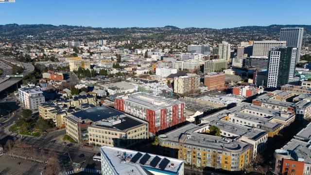 630 Thomas L Berkley Way, Oakland CA: https://media.crmls.org/mediaz/d48e1f20-4a36-48b1-9089-6dafdcc665d2.jpg