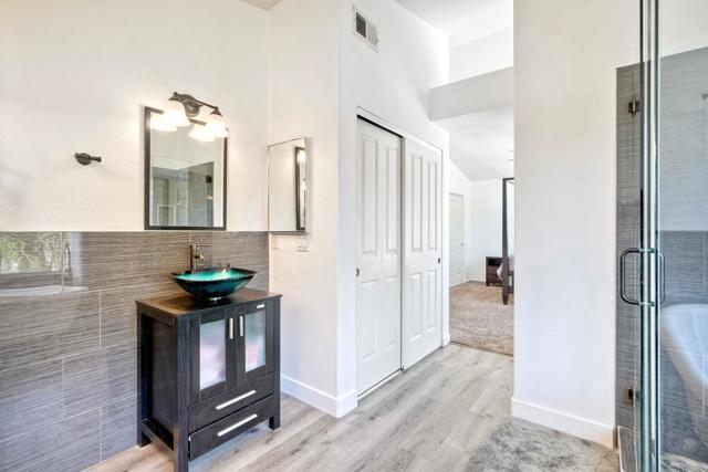 1025 Honeysuckle Drive, San Marcos CA: https://media.crmls.org/mediaz/d48f44e6-2701-4898-966b-c32858d5ac9c.jpg