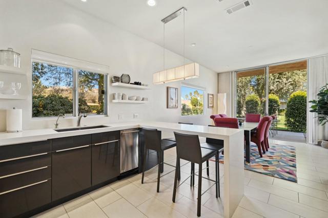 47360 Jadida Avenue, Palm Desert CA: https://media.crmls.org/mediaz/d48f4eb7-246e-4835-9f4e-11daff1b7e28.jpg