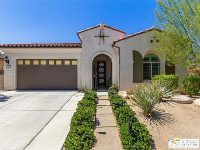 55 Cabernet, Rancho Mirage CA: https://media.crmls.org/mediaz/d48f7a7c-0eb6-4337-a0d9-b54072d9f885.jpg