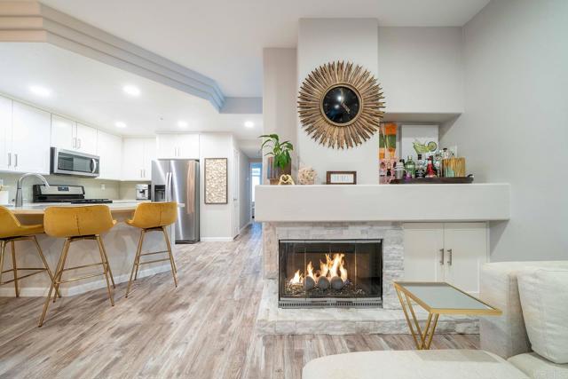 Detail Gallery Image 11 of 48 For 12604 Carmel Country Rd #17,  San Diego,  CA 92130 - 2 Beds | 2/1 Baths