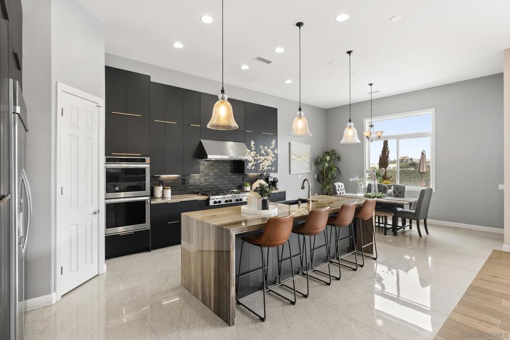 MLS #250032415SD img 16