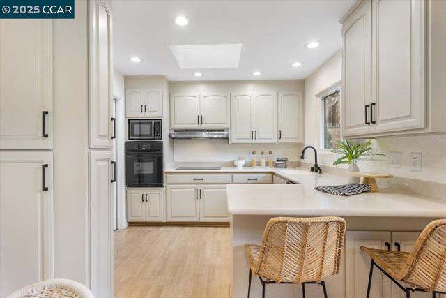 2326 Bramble Ct, Castro Valley CA: https://media.crmls.org/mediaz/d49006c8-cd4a-4788-b3bb-1c6cc72b7953.jpg