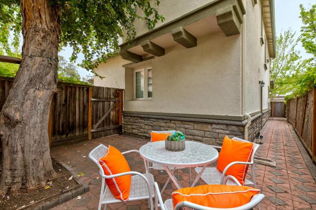 582 Cottage Park Drive, Hayward CA: https://media.crmls.org/mediaz/d49028f0-8dd9-4974-bd0d-3d231e5cf10c.jpg