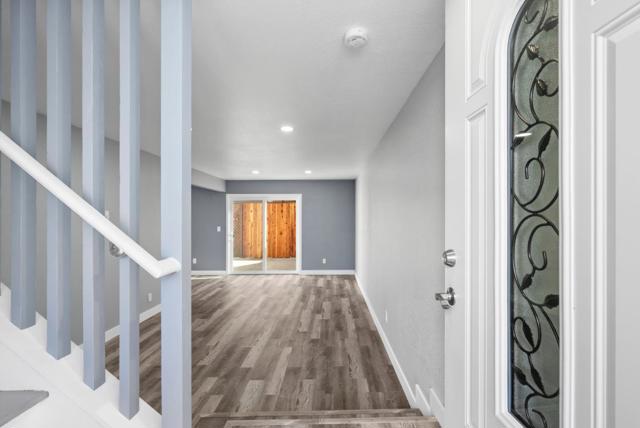 912 Acosta Plaza, Salinas CA: https://media.crmls.org/mediaz/d49077f3-a4dc-498c-a6bd-bd6444ba57cf.jpg