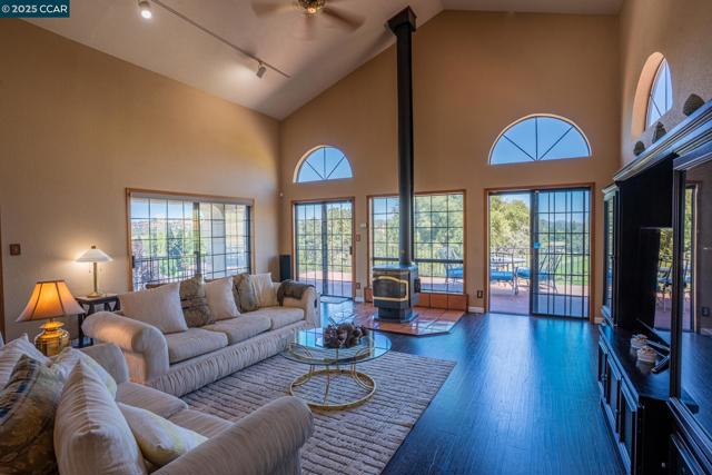 643 Old Course Ct, Valley Springs CA: https://media.crmls.org/mediaz/d490fbc8-4740-45b7-be5c-b062f809dde3.jpg