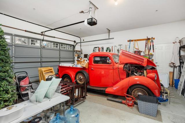 913 North Avenue, Escondido CA: https://media.crmls.org/mediaz/d4913058-1fc6-423d-a50b-d5dd54d3569b.jpg