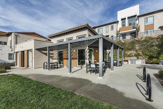 Detail Gallery Image 39 of 43 For 958 Foxwood Ln, Vista,  CA 92081 - 1 Beds | 2 Baths