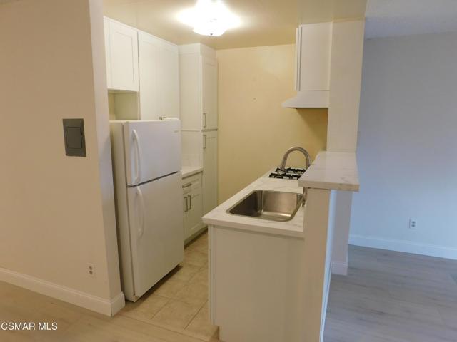 6213 Whitsett Avenue, North Hollywood CA: https://media.crmls.org/mediaz/d491afe6-f2b6-4e2f-a20a-c19111e70fa2.jpg
