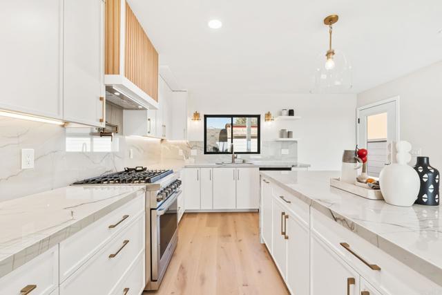 2623 Ocean Front Walk, San Diego CA: https://media.crmls.org/mediaz/d4923b76-d4ff-42f1-a66e-d7e65efcf3e2.jpg