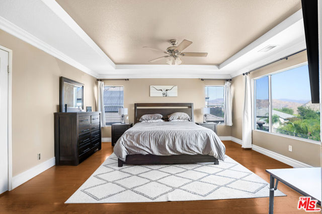 28804 Sugar Bliss Place, Santa Clarita CA: https://media.crmls.org/mediaz/d49261dc-30e3-4de6-b921-8ff7204118ae.jpg