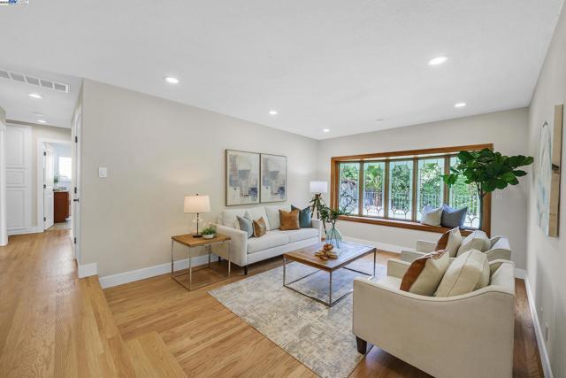 5041 Golden Rd, Pleasanton CA: https://media.crmls.org/mediaz/d4934790-136a-40e1-9fca-f24faa3d0280.jpg