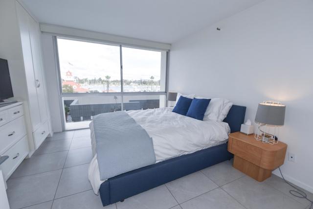 1710 Avenida Del Mundo, Coronado CA: https://media.crmls.org/mediaz/d493f549-73a7-4351-8a76-45a3f6538990.jpg