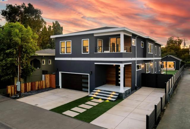 5229 Miles Ave, Oakland CA: https://media.crmls.org/mediaz/d4940f4b-d6e1-4140-8513-b5ad1759f861.jpg