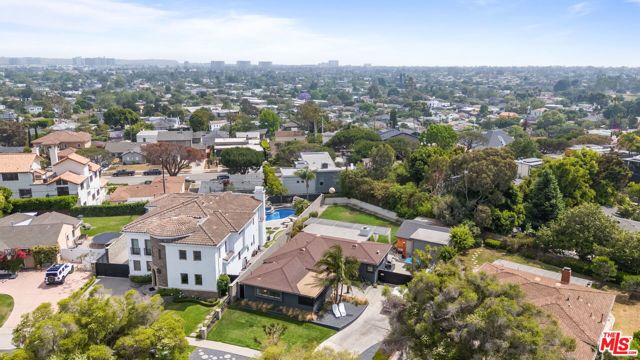 3229 Rosewood Avenue, Los Angeles CA: https://media.crmls.org/mediaz/d49412b5-1797-4afc-9a2d-777c0ddb554a.jpg