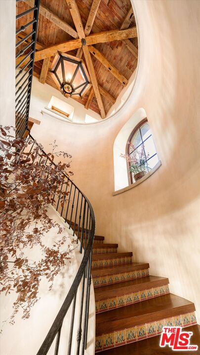 1915 Monte Alegre Drive, Carpinteria CA: https://media.crmls.org/mediaz/d49497ab-dd20-4500-9d4e-1991d0b89c03.jpg