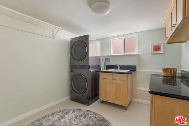 2249 Linnington Avenue, Los Angeles CA: https://media.crmls.org/mediaz/d494c61d-ccb3-4911-bf9e-7f7f4eedef75.jpg
