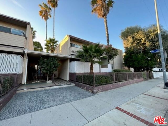 8567 Balboa Boulevard, Northridge CA: https://media.crmls.org/mediaz/d494e2fc-3682-4df7-a44b-53523e5f71f3.jpg