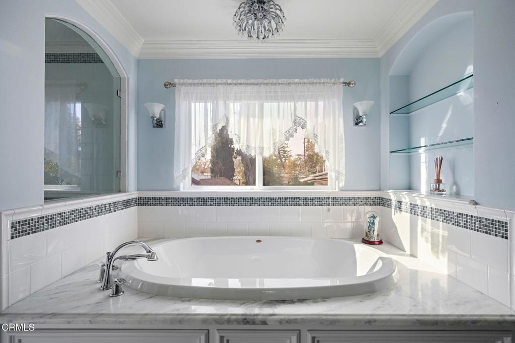 https://media.crmls.org/mediaz/d49620e3-74de-4820-b875-47b60562ebaa.jpg?preset=X-Large