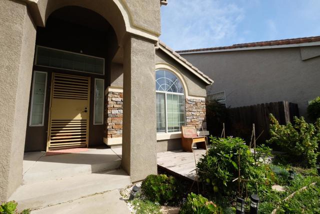 1831 Oakley Court, Stockton CA: https://media.crmls.org/mediaz/d49641cf-c0ca-4e46-bfc9-ca6d6e926223.jpg