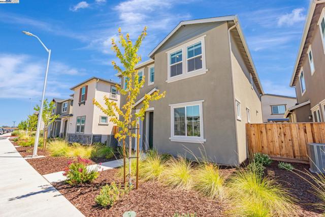 2044 Cottonwood St, Pittsburg CA: https://media.crmls.org/mediaz/d4964bee-7acd-4743-819f-105105eb4a03.jpg