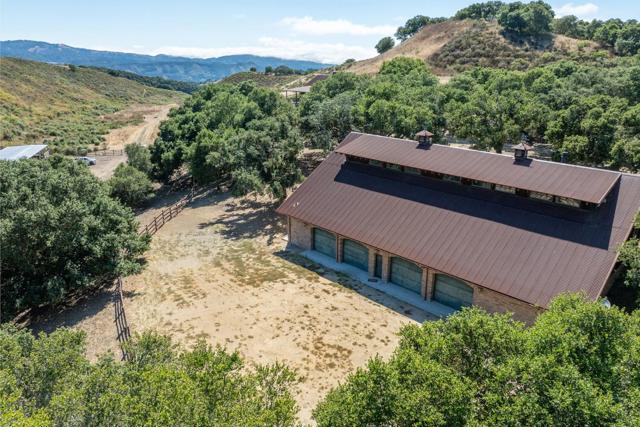 10265 Calle De Robles, Carmel Valley CA: https://media.crmls.org/mediaz/d497b1dd-f875-43b4-9f27-63fc3092b6db.jpg