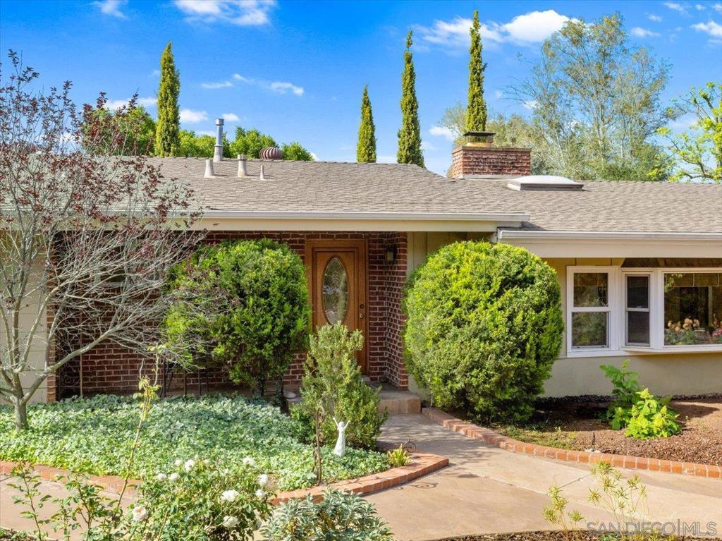 877 Montview Drive - photo 5