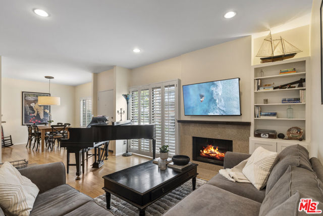 1655 Greenfield Avenue, Los Angeles CA: https://media.crmls.org/mediaz/d49841cc-7117-4a4d-90d2-dd62b23edbb4.jpg
