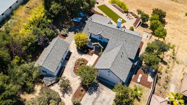3415 Spring Creek Lane, Milpitas CA: https://media.crmls.org/mediaz/d4987611-490b-44dd-a9da-8a74fbe3142e.jpg